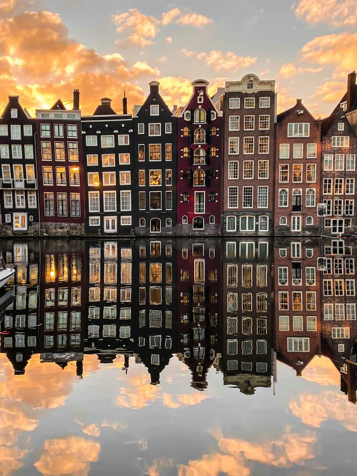 Golden Sunrise fine art print showing a stunning sunrise over Amsterdam canals with reflections, perfect wall art for home or office décor